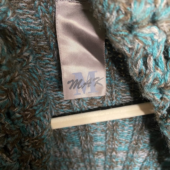 Crocheted MAK Cardigan - Picture 2 of 5